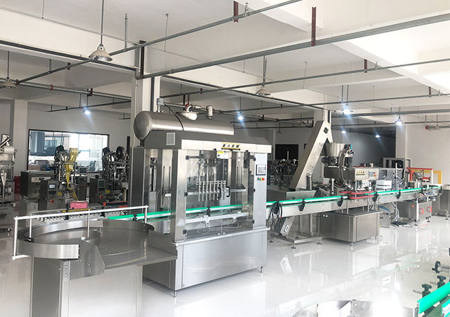 灌裝生產(chǎn)線車間設(shè)備實(shí)拍