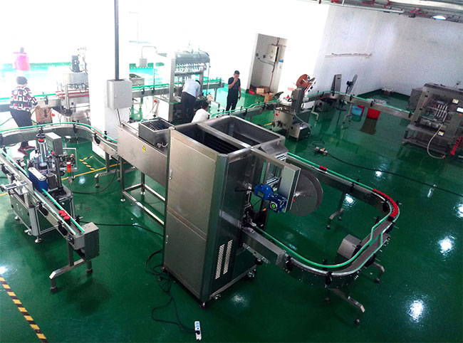 全套辣椒醬灌裝流水線設(shè)備展示