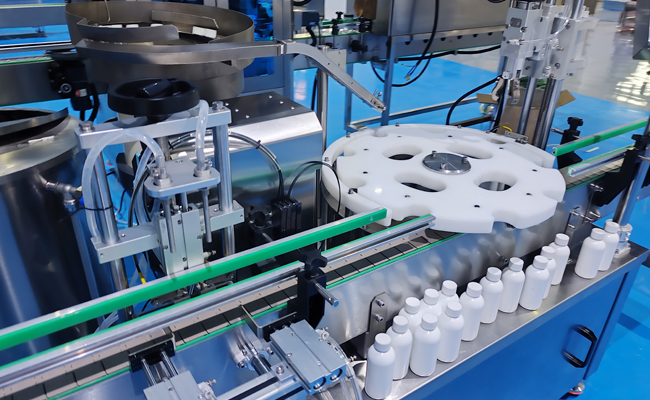 С�͚��������b���w��ˮ��-ȫ�Ԅ�Һ�w���b���a(ch��n)�����ĈD